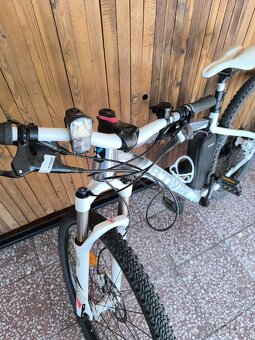 Dámské horské kolo Rockrider 560 ST - 2
