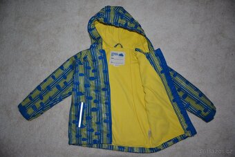 Pogumovaná bunda s velrybama vel. 116 unisex - 2