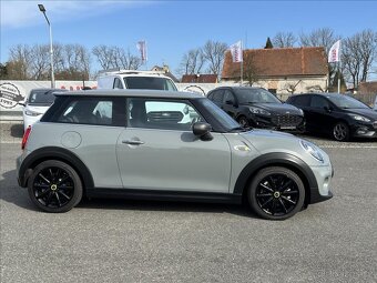 Mini E Cooper SE 135KW Aut.SOH94%,Navi,LED vč DPH - 2