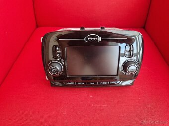 Fiat 500 facelift - rádio Uconnect 5 palců - 2