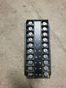 regulátor EUROTHERM 809 - 2