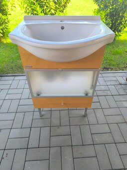 Umyvadlo se skřínkou - 2