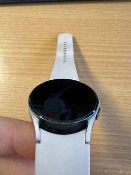 Chytré hodinky Samsung Galaxy Watch 4 40mm růžovo-zlaté - 2