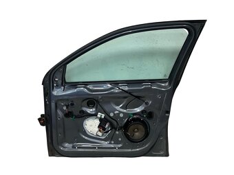 Pravé přední dveře šedá metalíza LD7X VW Golf 5 r.v. 2007 - 2