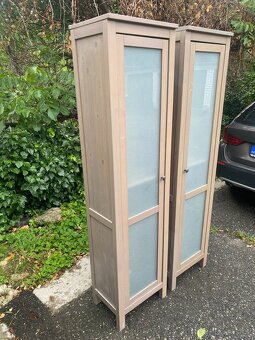 IKEA Hemnes vitríny - šedohnědé - 2 kusy - 2