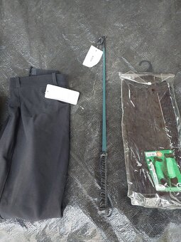 Kalhoty, vesta, navleky a bičík na koně - 2