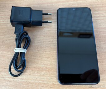 Samsung Galaxy A20e - 2