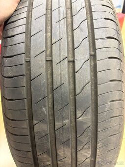 Goodyear Efficientgrip Performance 2 - 215/55/R17 - 2