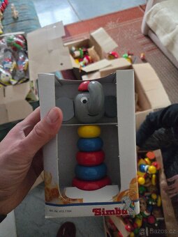 Staré nikdy nepoužité dřevěné hračky - 2