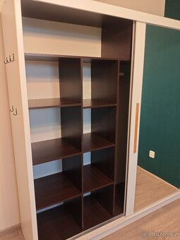 Prodám šatní skříň - 2