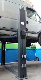 Dvousloupový zvedák - 2