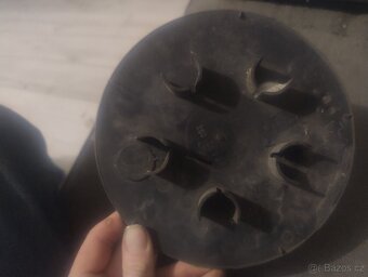 Kryty kol T4 černé - 2