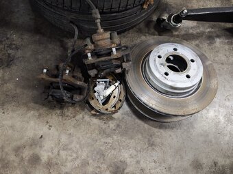 Zadní brzdy BMW e91 330xd ( zánovní komplet ATE ) - 2