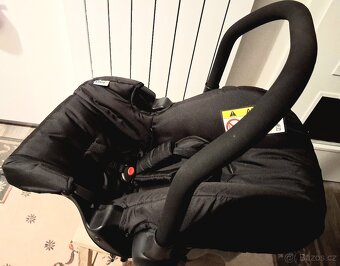 Autosedačka vajìčko. Též na HAUCK Pacifiv 4. - 2