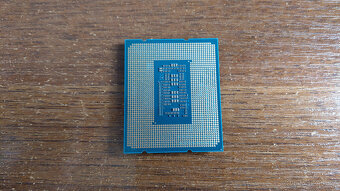 Intel Core i7-12700KF (12C/20T) - 2
