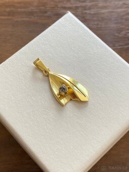 Zlatý přívěsek - 2