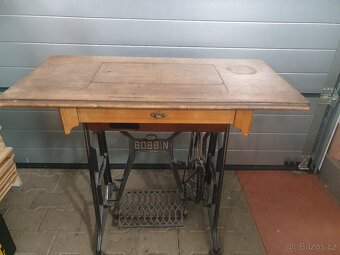 Šlapací šicí stroj Minerva Bobbin - - 2