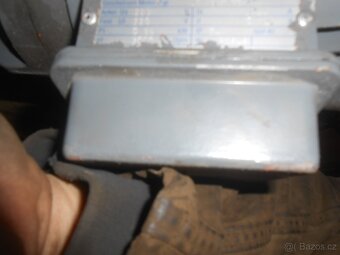 Prodám elektromotor s převodovkou - 2