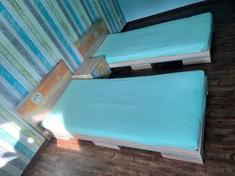 Dětské postele a psací stůl - 2