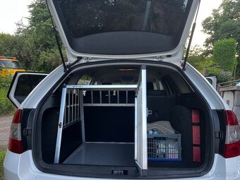 Přepravní klec pro psa do auta - 2