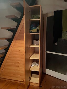 Atypická dřevěná skříň - 2