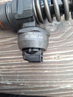 Vstřikovače 038130073 AJ - 2