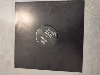 Techno vinyl // Makaton & Lift Syndrome – Dead Inside - 2