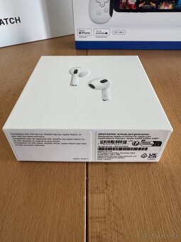 AirPods 3 s lightning pouzdrem - 2