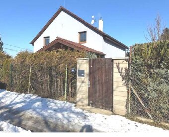 Dům se zahradou, Ohrobec, okres Praha-západ, ID 7185e 0605 - 2