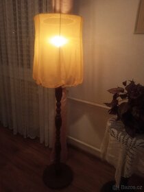 Lampa stojací stará. Levně - 2