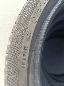 Zimní pneu 215/45/20 - 2