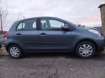 Prodám Toyota Yaris 1.0 VVT-i 51kW 5M/T - 2
