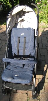 prodám  skládací kočárek s pláštěnkou Joie Brisk - 2