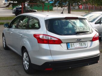 Ford Focus 1,6 16V kombi parksenzory,vyhřív sedadla,serviska - 2