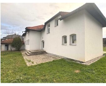 Rodinný dům se zahradou Měchenice, ID 7376e 2207 - 2