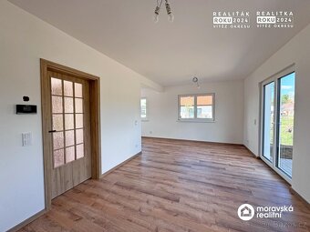Prodej novostavby rodinného domu 4+kk se zahradou v Ivančicí - 2