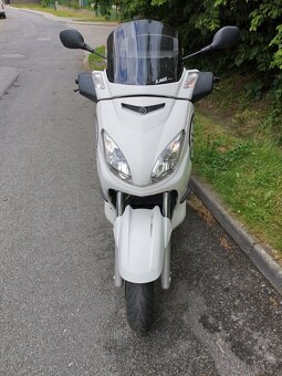 Yamaha X-MAX 250 bílý - 2