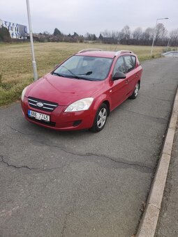 Kia Ceed 1.4i 80kw Kombi R.v 2010 Koupenou V ČR - 2