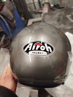 Helma přilba na motocykl - 2