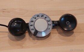 Telefon s integrovaným číselníkem ve sluchátku - 2