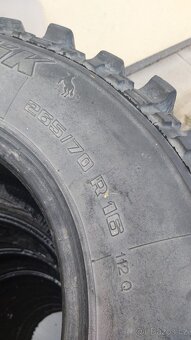Pneu Vraník 265/70-R16 - 2