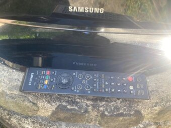 Samsung LCD TV 32" + příslušenství - 2
