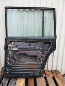 Pravé zadní dveře Nissan Patrol GR Y60 - 2