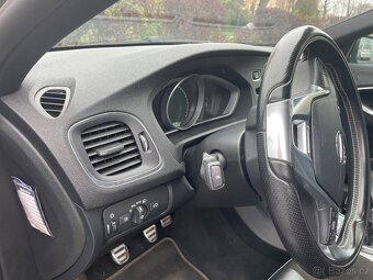 Volvo v40 R Design - 2