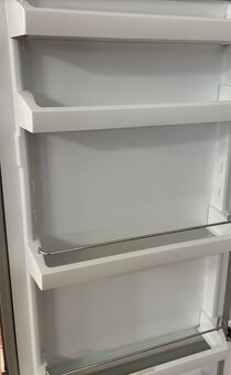 Prodám plně funkční kombinovanou lednici LIEBHERR třidy A++ - 2
