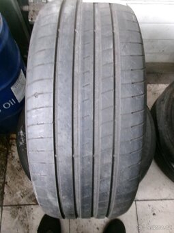 245/45 R18 GOODYEAR (3,5-4mm) č.14148/b10 - 2