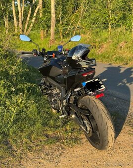 Yamaha MT09 - 2