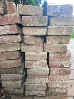 DLAŽBA betonová 500 Kč za 2,2 m2 - 2
