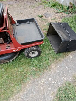 Zahradní traktor MTD Pinto nové řemeny. - 2