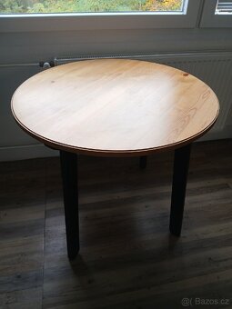 Kulatý stůl Ikea - 2